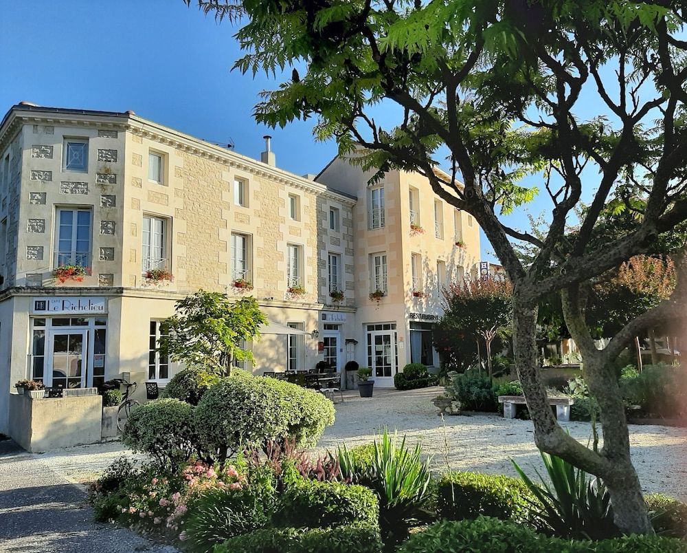 Logis Hôtel Le Richelieu - Royan Atlantique.
