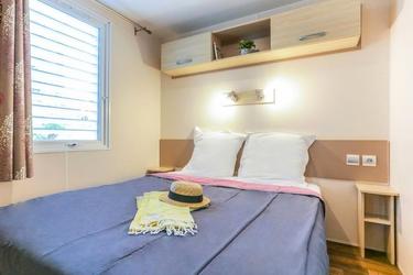 4-persoons Stacaravan 3 Rooms 4 People Air-conditioned + TV