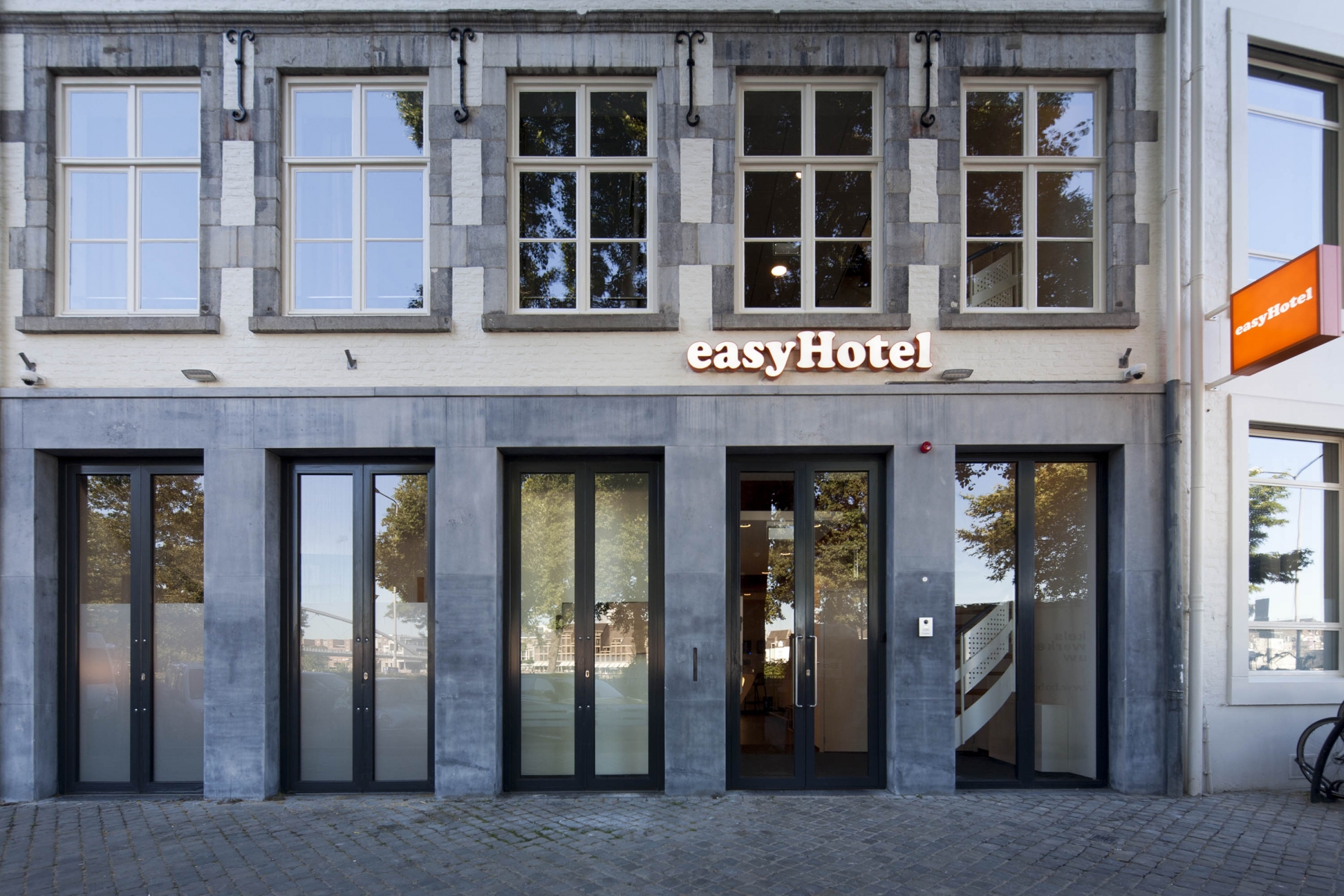 easyHotel Maastricht City Centre <br/>46.00 ew <br/> <a href='http://vakantieoplossing.nl/outpage/?id=f737defdb1ec207e1ef69fe8379f83bb' target='_blank'>View Details</a>