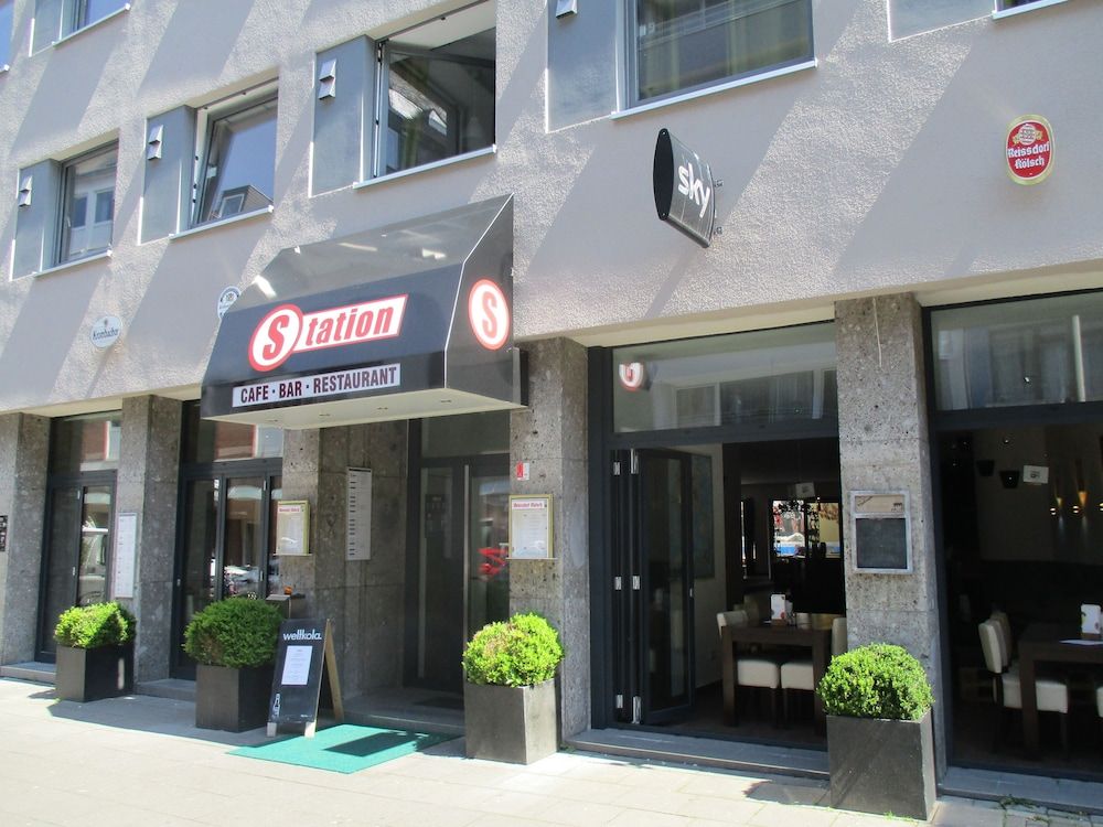 Station Hostel For Backpackers.