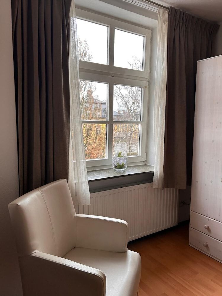 Alte Schlosskurve Hotel & Restaurant.