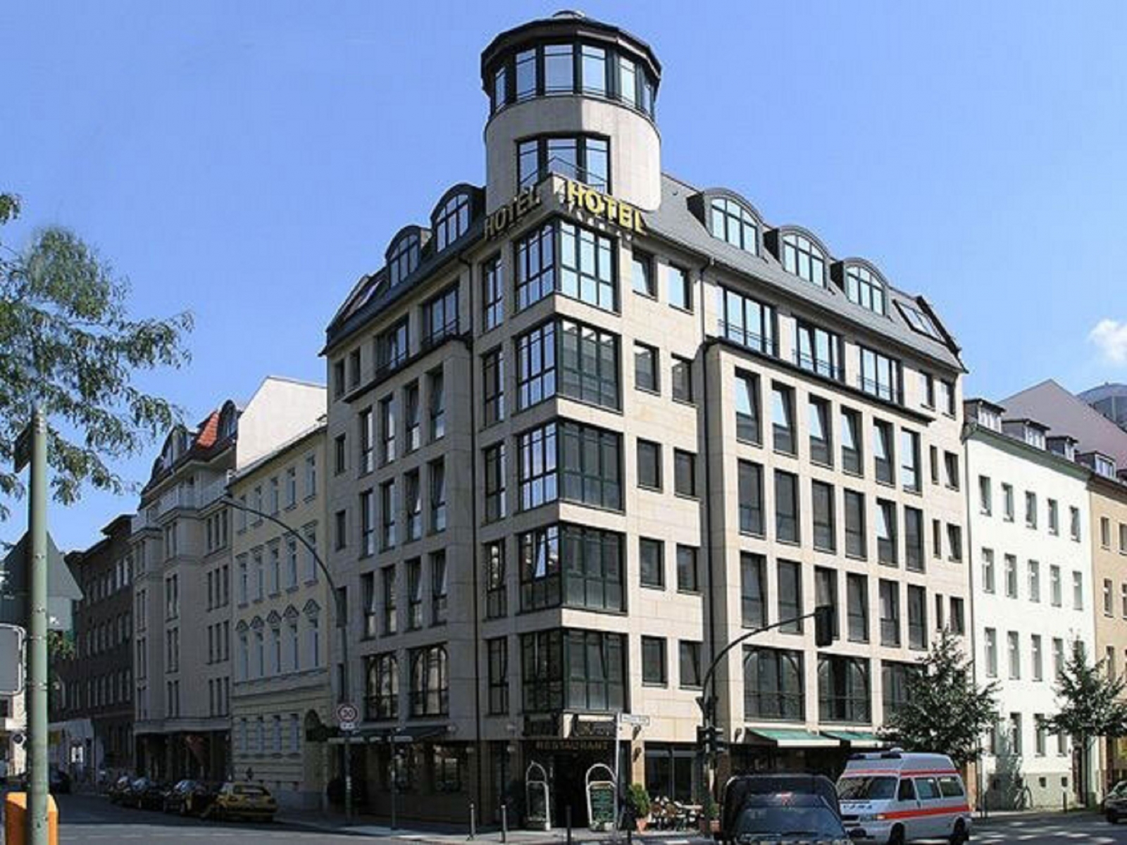 Hotel Berlin Mitte by Campanile <br/>60.80 ew <br/> <a href='http://vakantieoplossing.nl/outpage/?id=e37f760e081d3b0acbe831d67aac747b' target='_blank'>View Details</a>