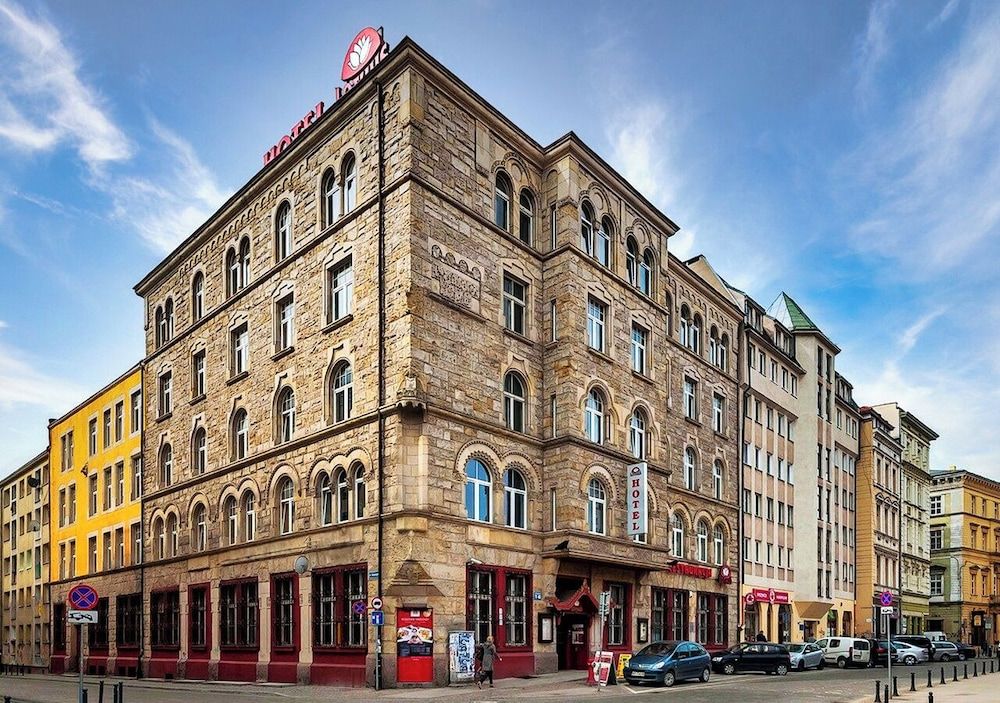 Lothus Hotel