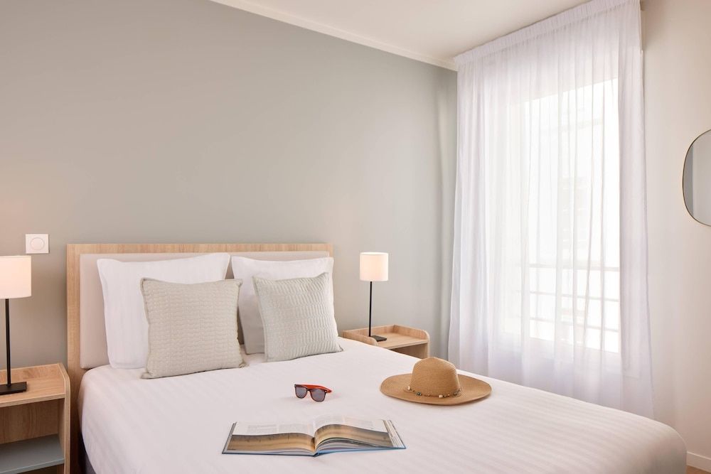 Quality Suites Cherbourg