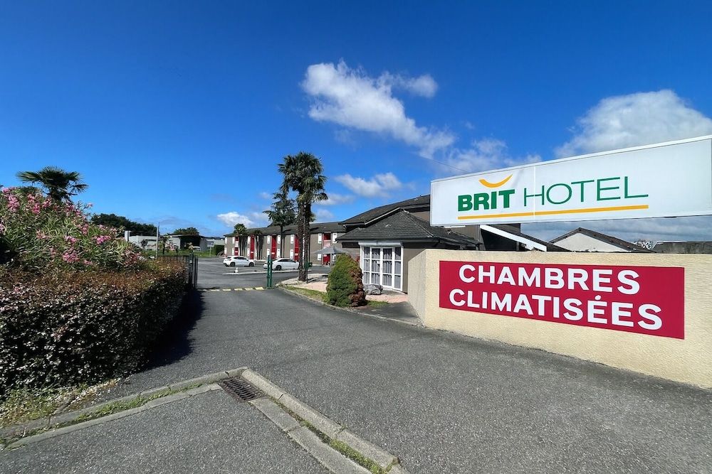 Brit Hotel Essentiel Pau Lescar