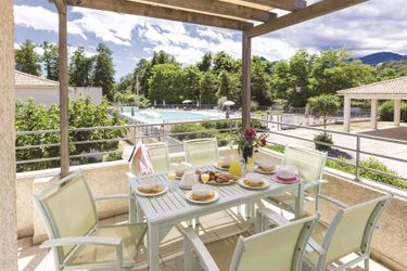 4-persoons bungalow Cozy linked Mediterranean holiday home in Corsica
