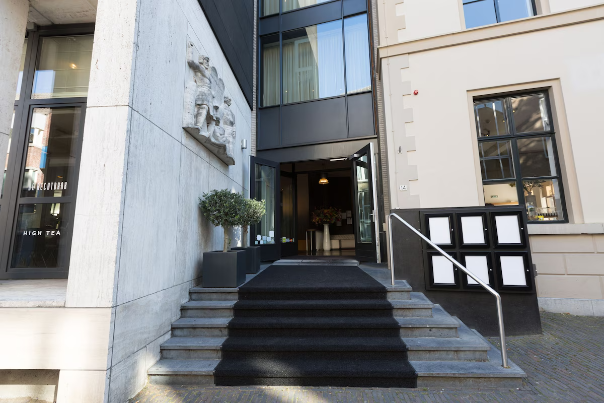 Court Hotel