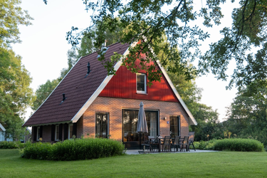 8-person cottage