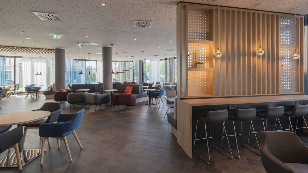 Holiday Inn Express Düsseldorf - Hauptbahnhof, an IHG Hotel