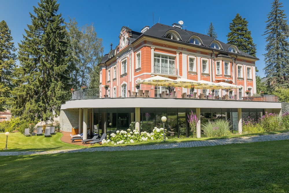 Wellness & Spa hotel Villa Regenhart