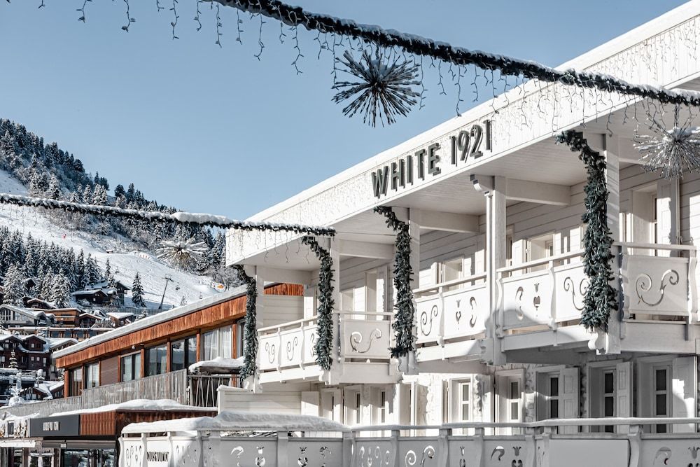 White 1921 Courchevel.