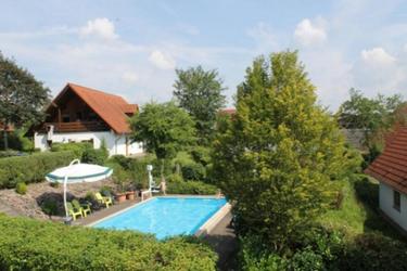 4-persoons bungalow Apartment on the ground floor located in the green Bruchttal