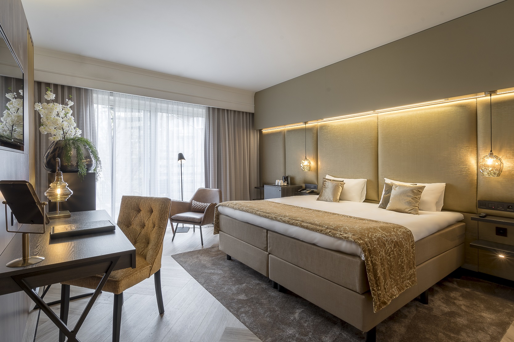The Plaza Hotel Antwerp <br/>135.00 ew <br/> <a href='http://vakantieoplossing.nl/outpage/?id=036376778b0467763dcd287edff40c8b' target='_blank'>View Details</a>