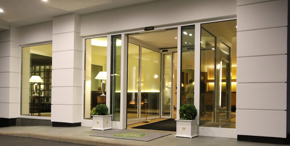Eden Hotel