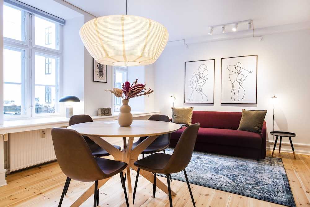 Town Hall apartments by Daniel&Jacob's