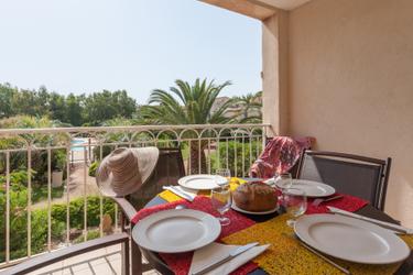 5-persoons appartement - 1 bedroom - Terrace or balcony - Pool view - Air conditioned