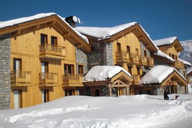 8-persoons bungalow Cozy apartment with a fireplace in a child-friendly village