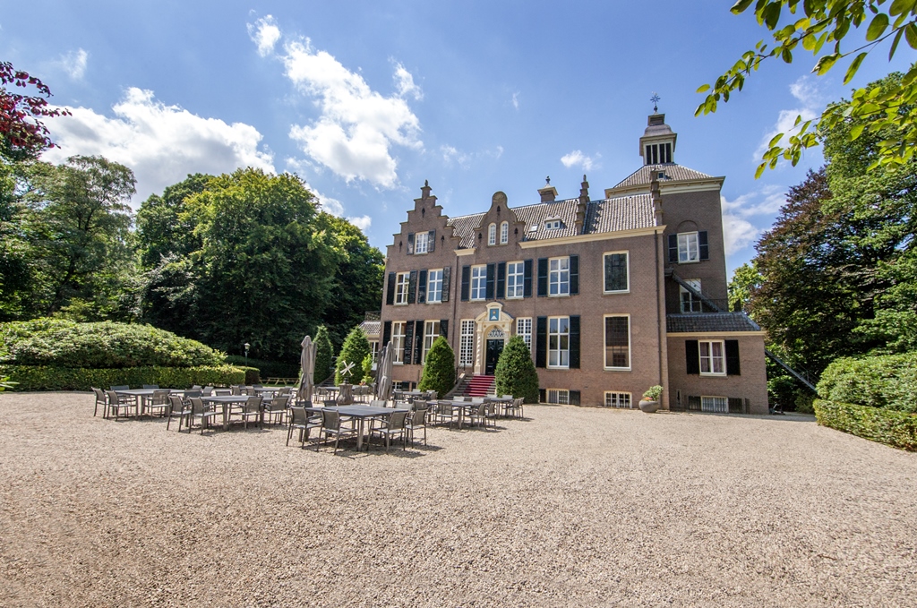 Hotel Landgoed Zonheuvel <br/>59.00 ew <br/> <a href='http://vakantieoplossing.nl/outpage/?id=12f7c42be04f304619f4587a5dc92ff8' target='_blank'>View Details</a>