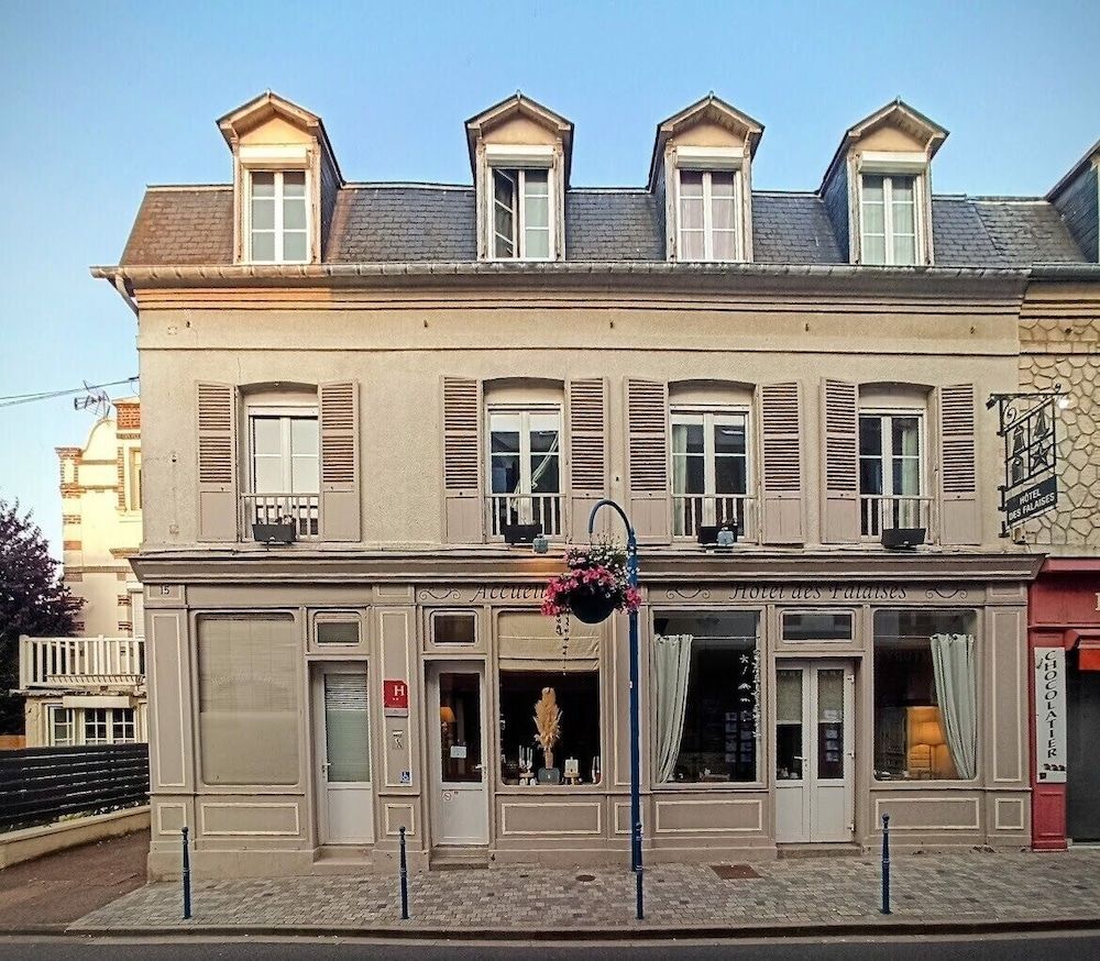 HOTEL DES FALAISES.