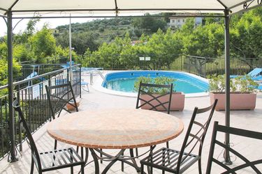 4-persoons bungalow Nice apartment with a beautiful location at Flowerriviera