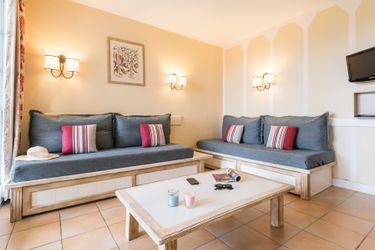 9-person apartment Standard (Max 8 adults)