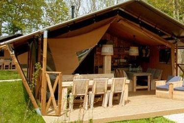 8-persoons Safaritent Corsica Lodge, 3 rooms - arrival on Wednesday in high season (max 4 adults)