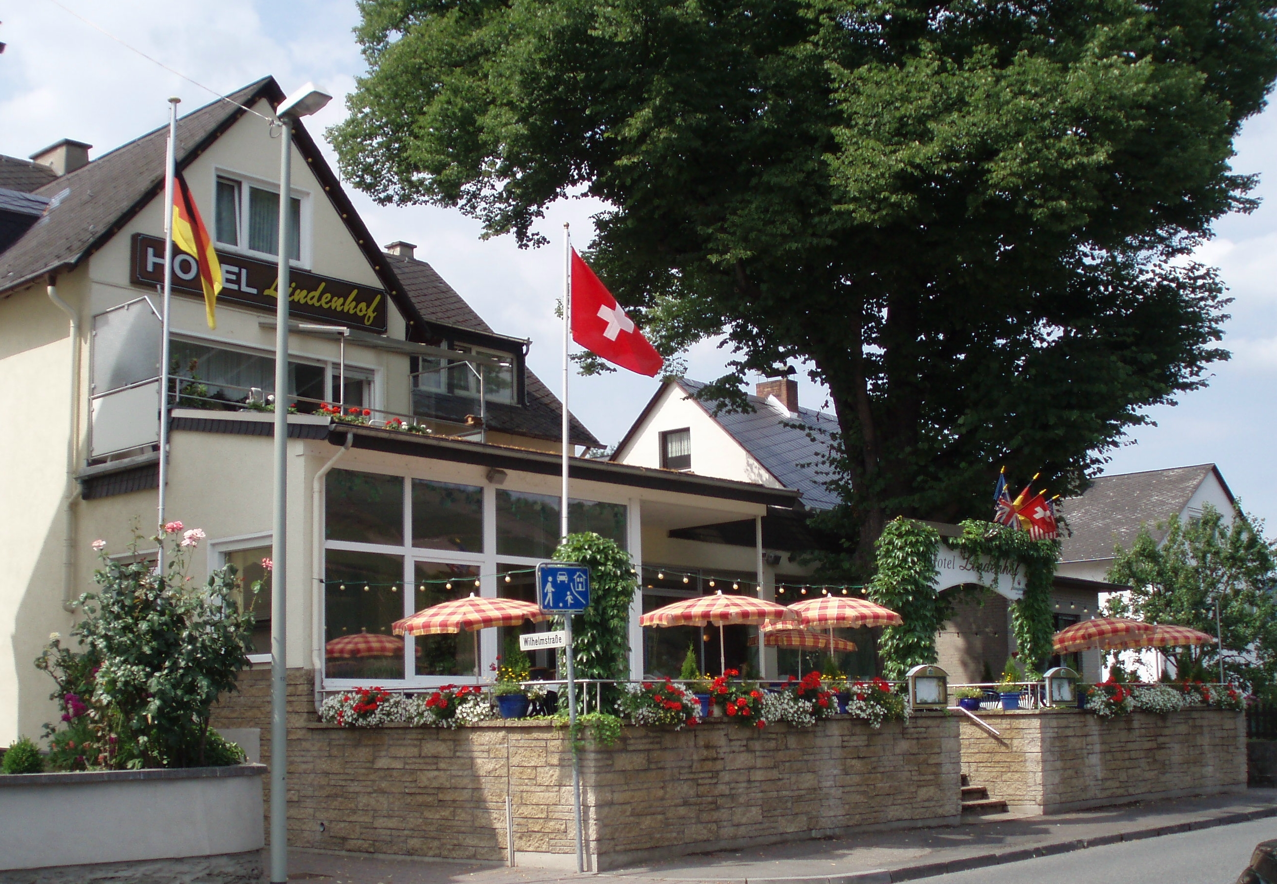 Hotel Lindenhof <br/>85.00 ew <br/> <a href='http://vakantieoplossing.nl/outpage/?id=2d92af87f08dad6f296c615985c76517' target='_blank'>View Details</a>