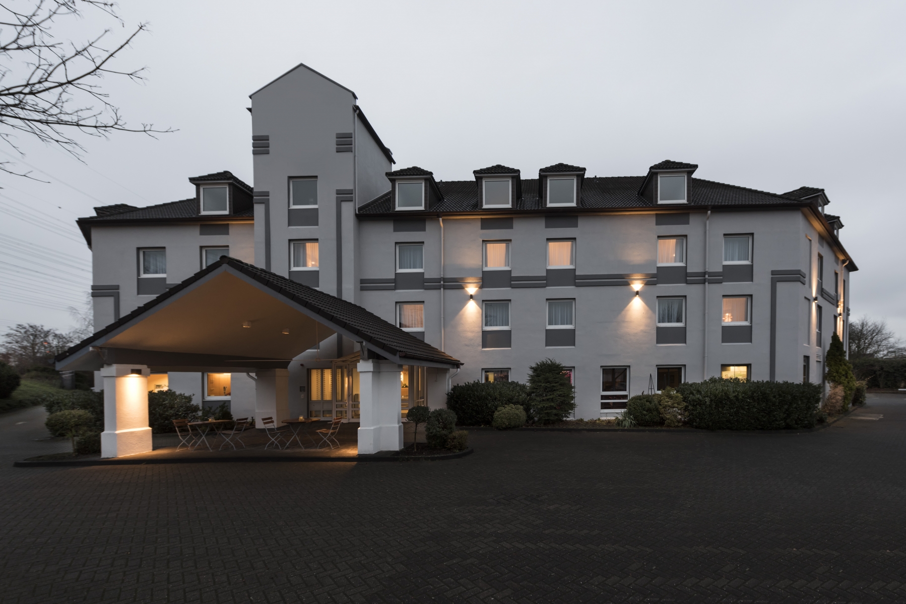 Best Western Hotel Cologne Airport Troisdorf <br/>53.10 ew <br/> <a href='http://vakantieoplossing.nl/outpage/?id=f05a52502803c9e5a43c9949d670a09e' target='_blank'>View Details</a>