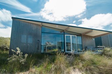 4-persoons bungalow Beautiful lodge with nice terrace, in Bloemendaal