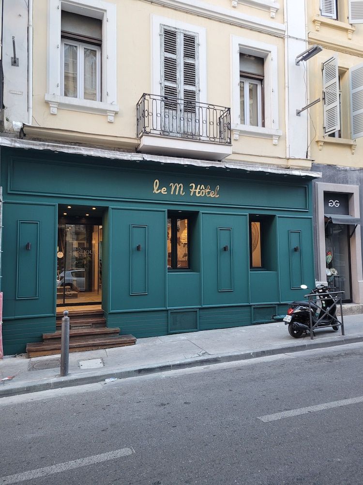 Le M Hôtel