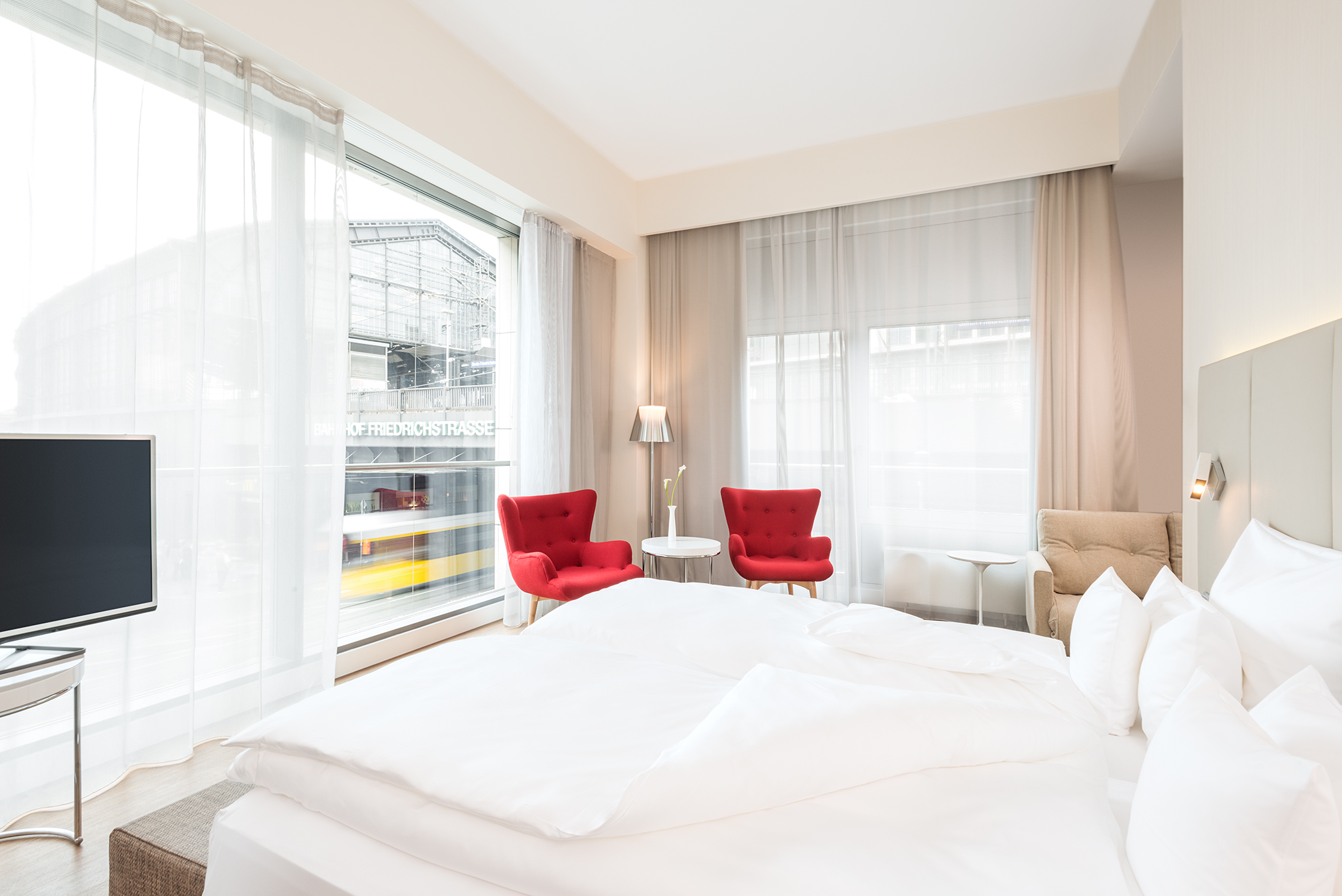NH Collection Berlin Mitte Friedrichstrasse <br/>97.00 ew <br/> <a href='http://vakantieoplossing.nl/outpage/?id=a66e69ddf8971d9370f46362bef68ca5' target='_blank'>View Details</a>