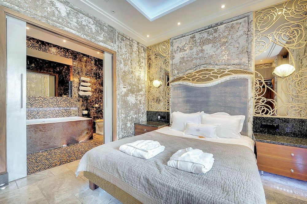 Mala Anglia Deluxe Rooms & SPA.