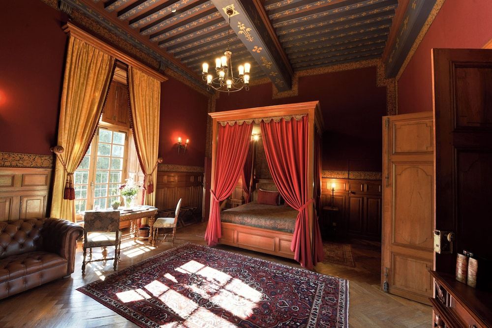 Château De Vault De Lugny
