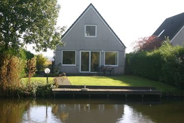 6-Personen Ferienhaus Comfy bungalow with a dishwasher, at the water