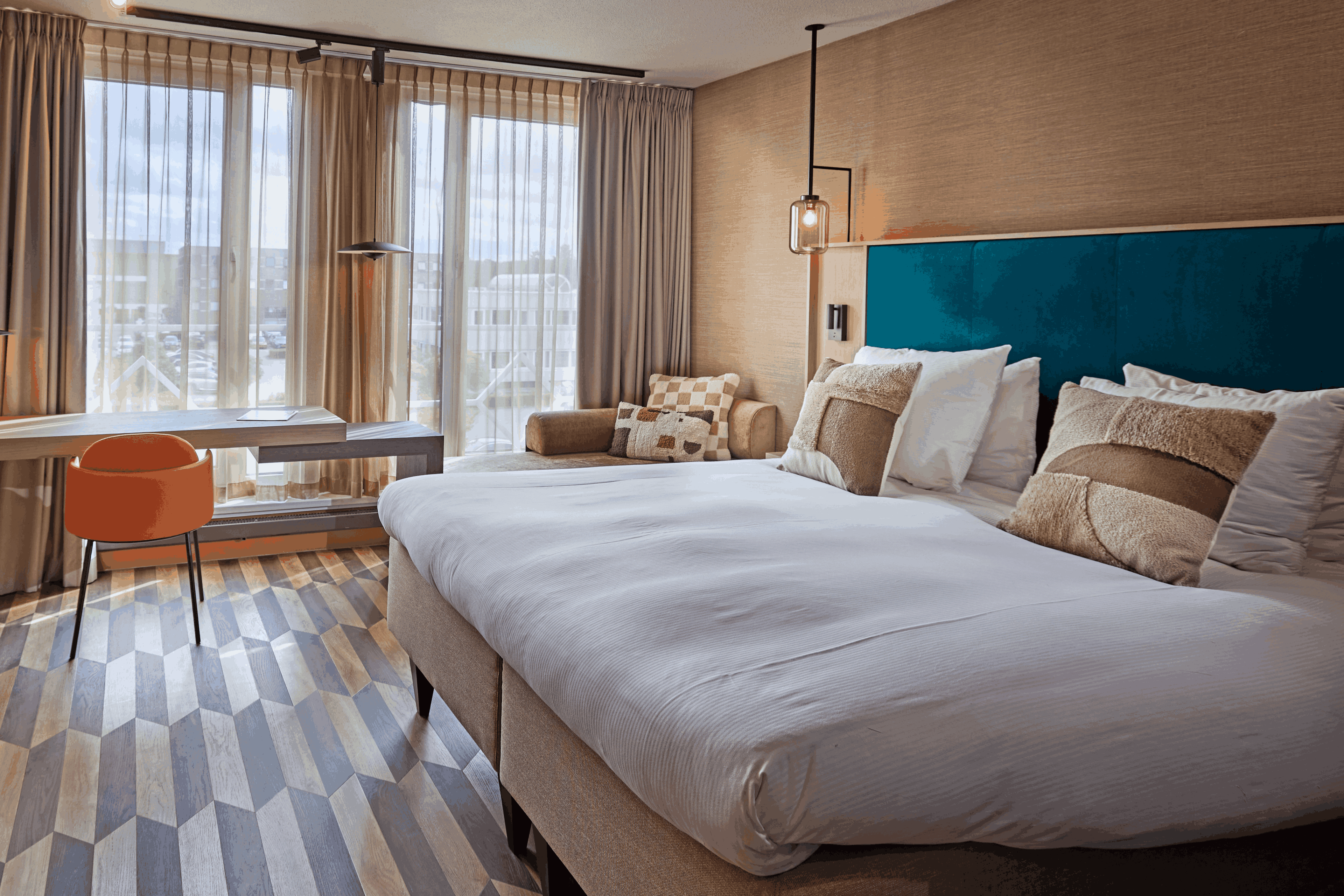 Carlton Oasis Hotel.