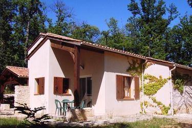 6-la personne bungalow Comfortable villa with dishwasher, in the Dordogne