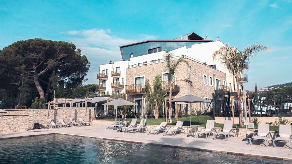 Ilot du Golf, BW Premier Collection