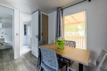 6-persoons Stacaravan 3 Rooms 4/6 Persons Air-conditioned + TV (max 4 adults)