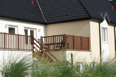 4-persoons bungalow Modern apartment with dishwasher, beach at only 500 m.