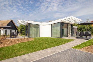 8-Personen Ferienhaus Detached luxury villa with four bathrooms, 400m from the sea