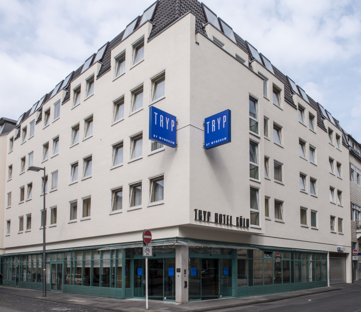 TRYP by Wyndham Köln City Centre <br/>62.90 ew <br/> <a href='http://vakantieoplossing.nl/outpage/?id=2989d15711dec57066683474cf599523' target='_blank'>View Details</a>