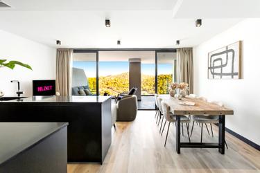 6-person apartment sea view
