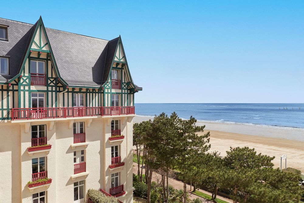 Hôtel Barrière l'Hermitage