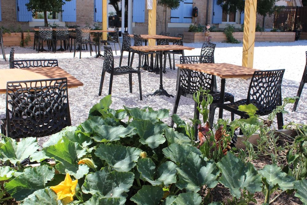 Hôtel Restaurant Les Saladelles.