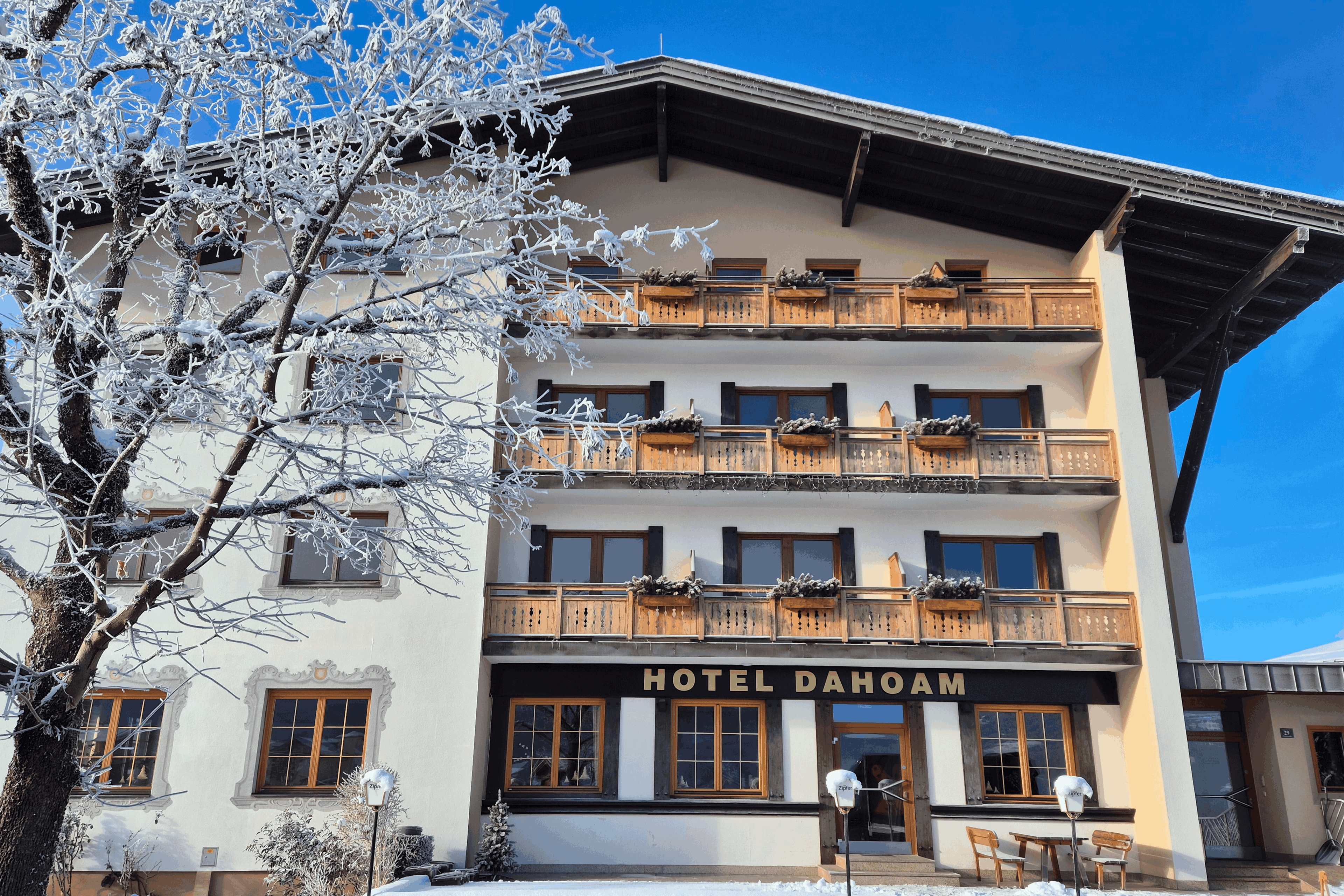 Hotel Dahoam by Miha