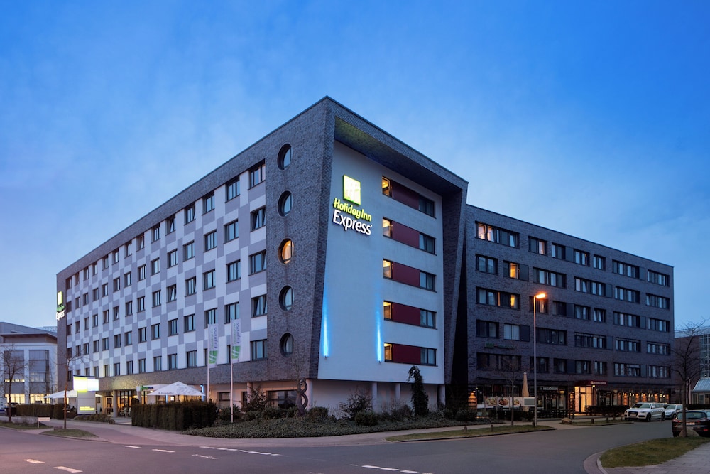 Holiday Inn Express Bremen Airport, an IHG Hotel