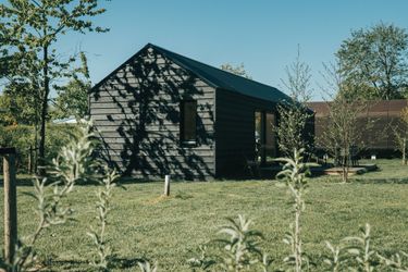 6-la personne bungalow Specially designed chalet with dishwasher, near the sea