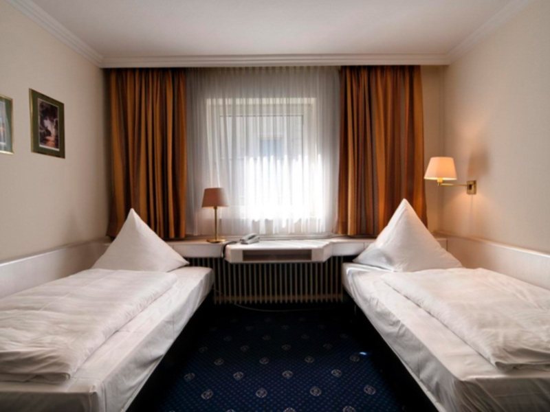 Hotel St. Paul <br/>94.44 ew <br/> <a href='http://vakantieoplossing.nl/outpage/?id=0cd40d3d85c6d220ca21523e40372458' target='_blank'>View Details</a>