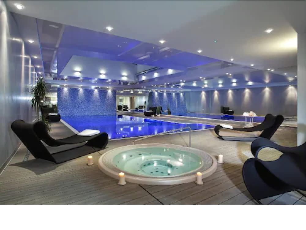 Apartinfo Waterlane Apartments.