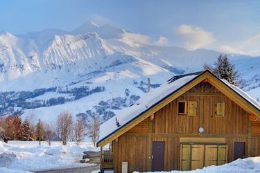 6-persoons bungalow Well-kept apartment in les Sybelles with 310 km. of slopes